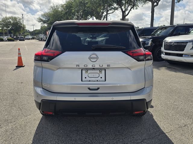 Certified 2025 Nissan Rogue SV FWD image 7