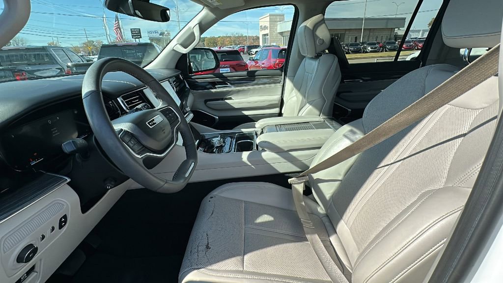 Used 2022 Jeep Wagoneer Series III w/ Premium Group I image 9