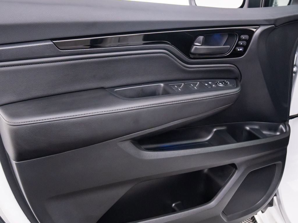 New 2026 Honda Odyssey Touring image 14