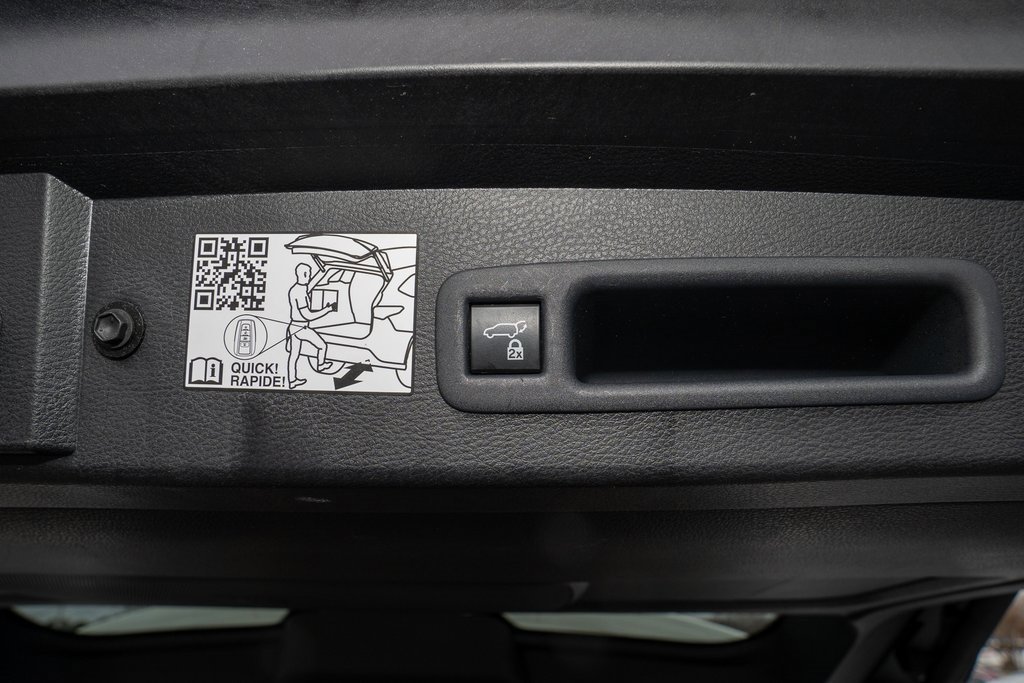 Used 2021 Toyota Sienna XLE image 6