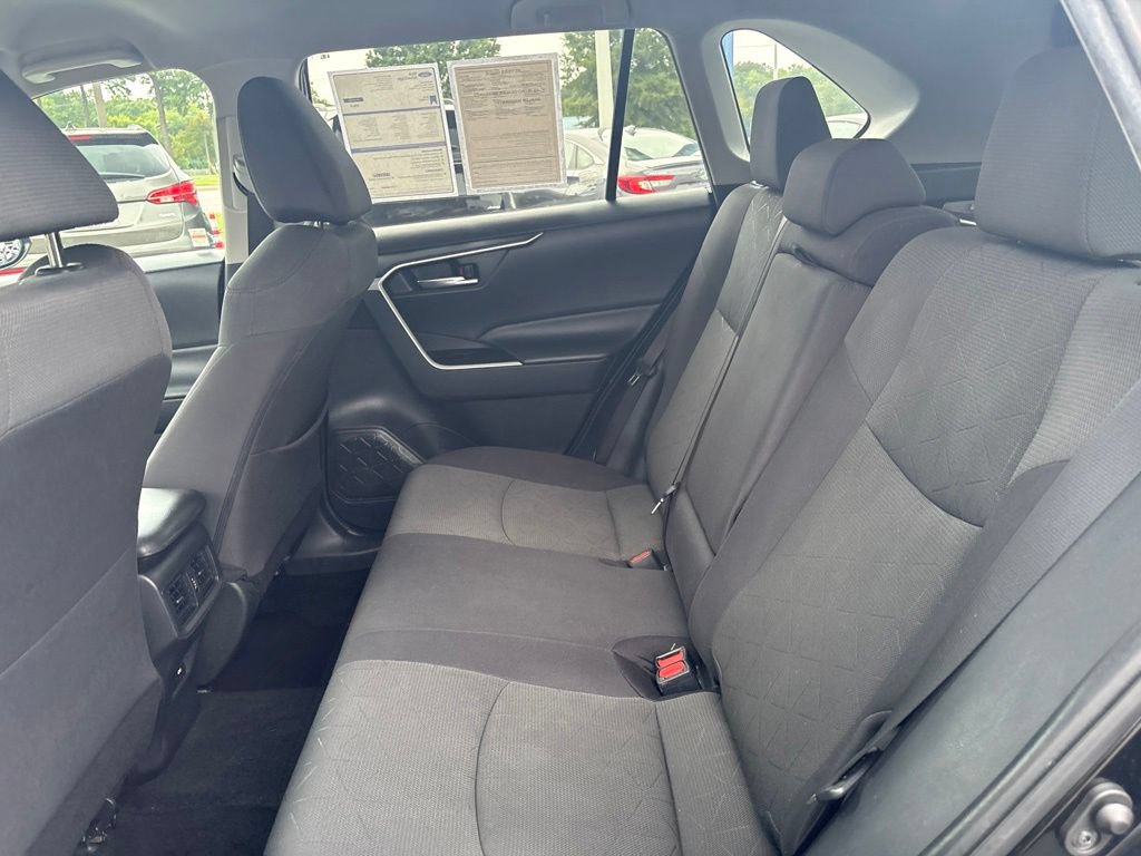 Used 2021 Toyota RAV4 XLE AWD/4WD image 41
