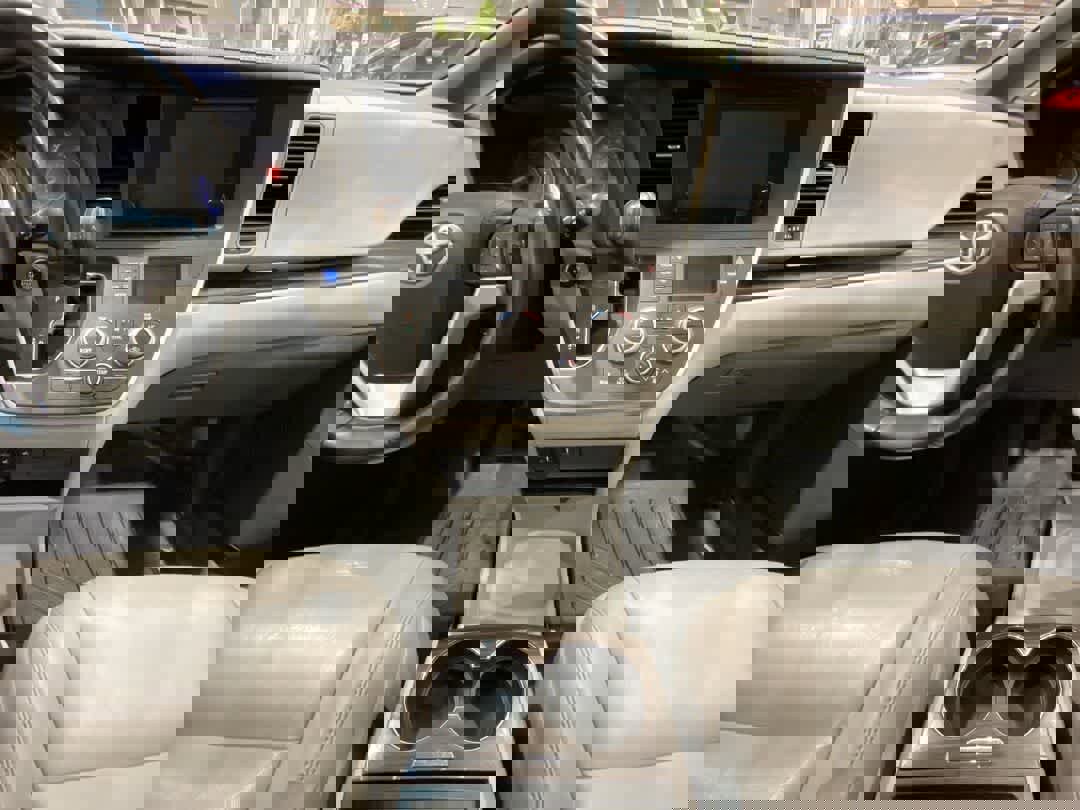 Used 2017 Toyota Sienna XLE image 23