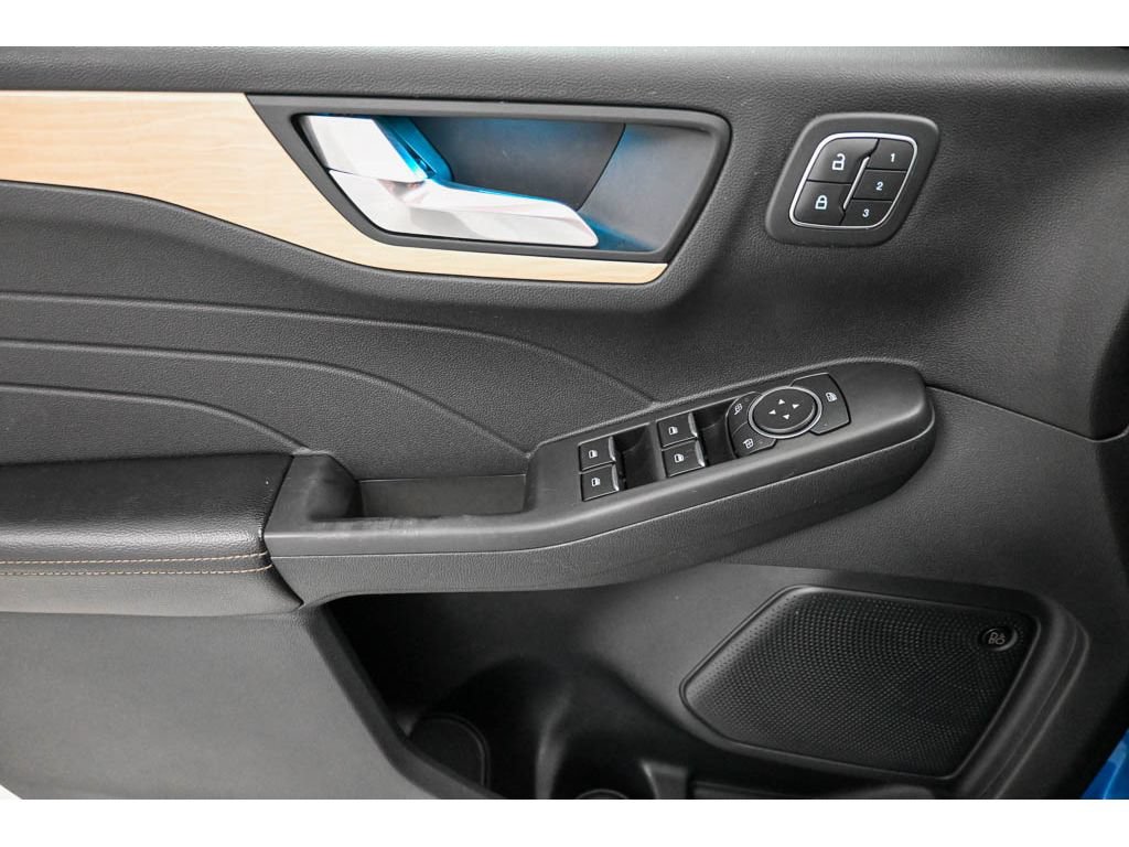 Used 2021 Ford Escape Titanium w/ Titanium Elite Package AWD/4WD image 10