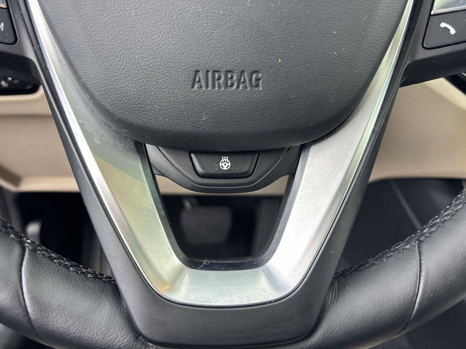 Used 2023 BMW 330i xDrive Sedan w/ Premium Package image 7