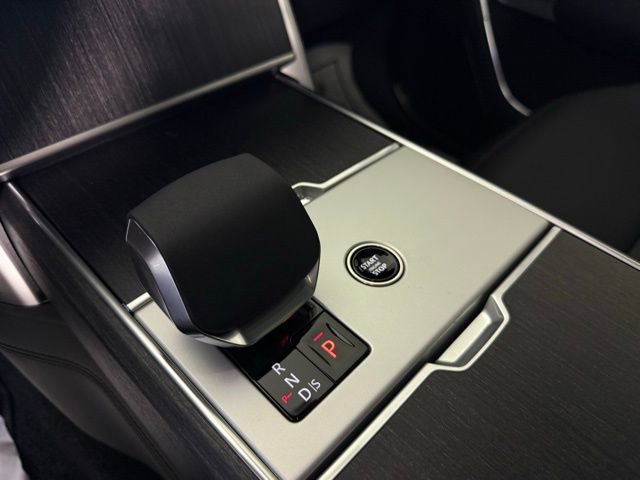 New 2025 Land Rover Range Rover SE image 16