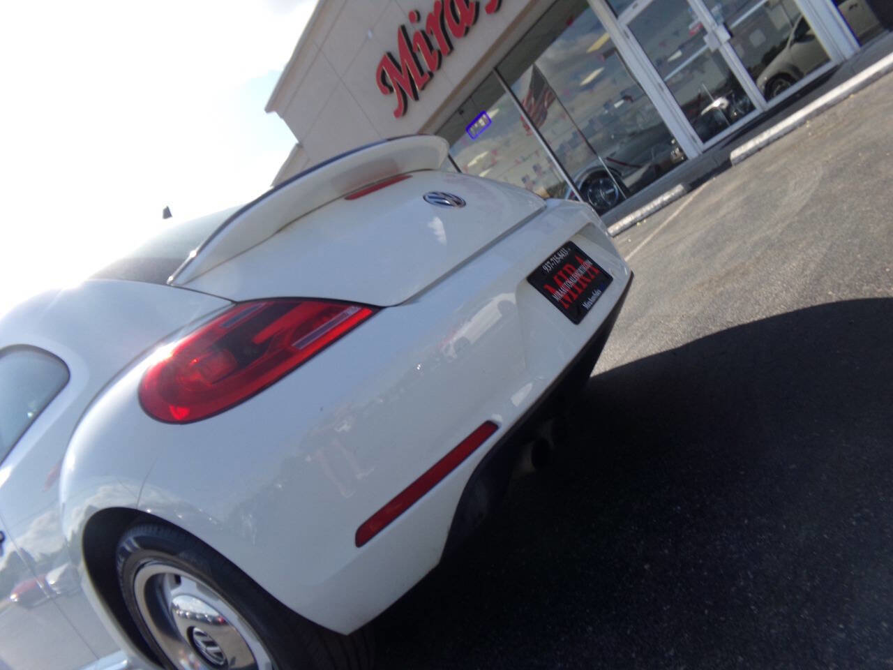 Used 2015 Volkswagen Beetle 1.8T Classic image 25