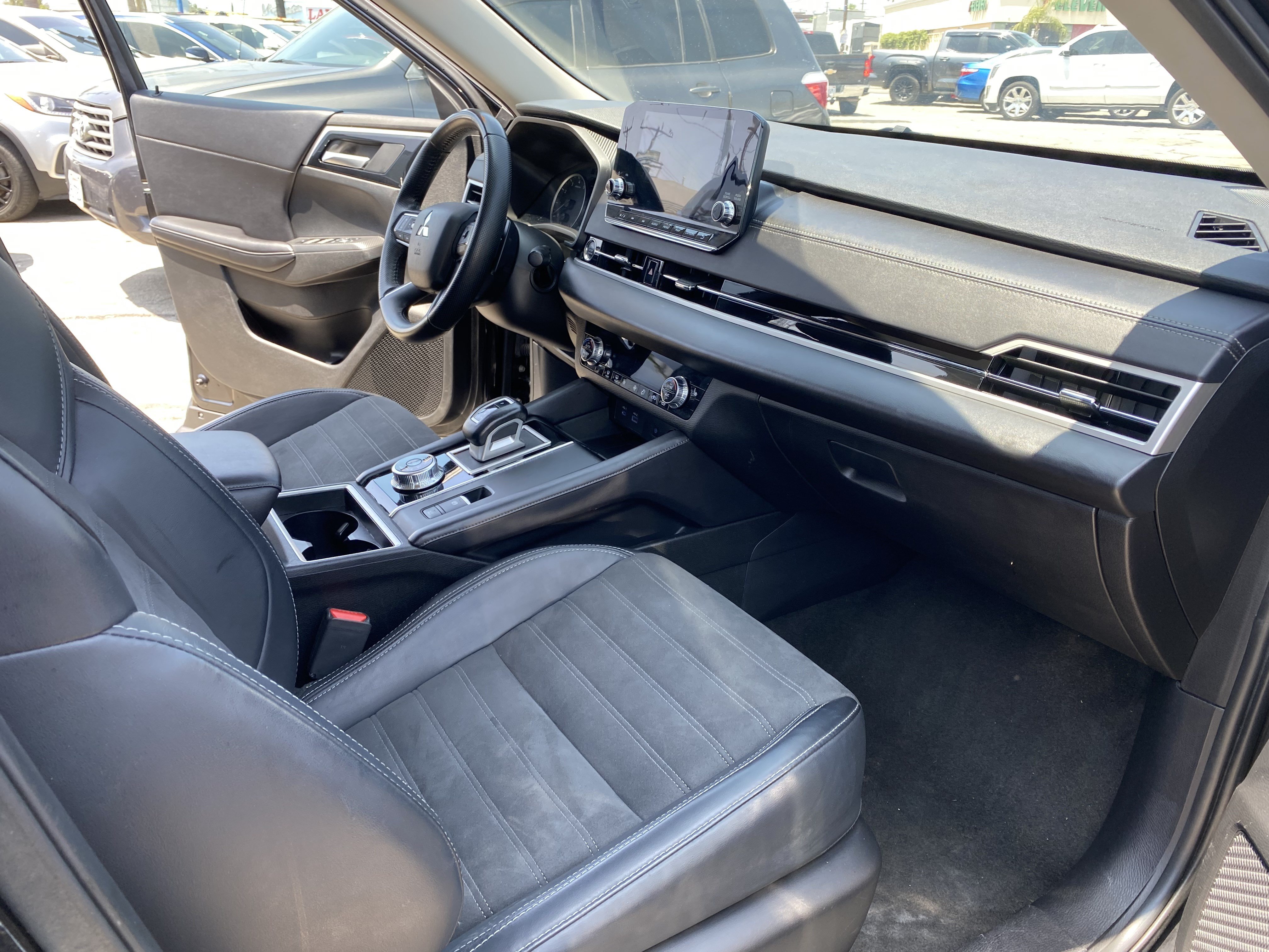 Used 2024 Mitsubishi Outlander SE AWD/4WD image 20