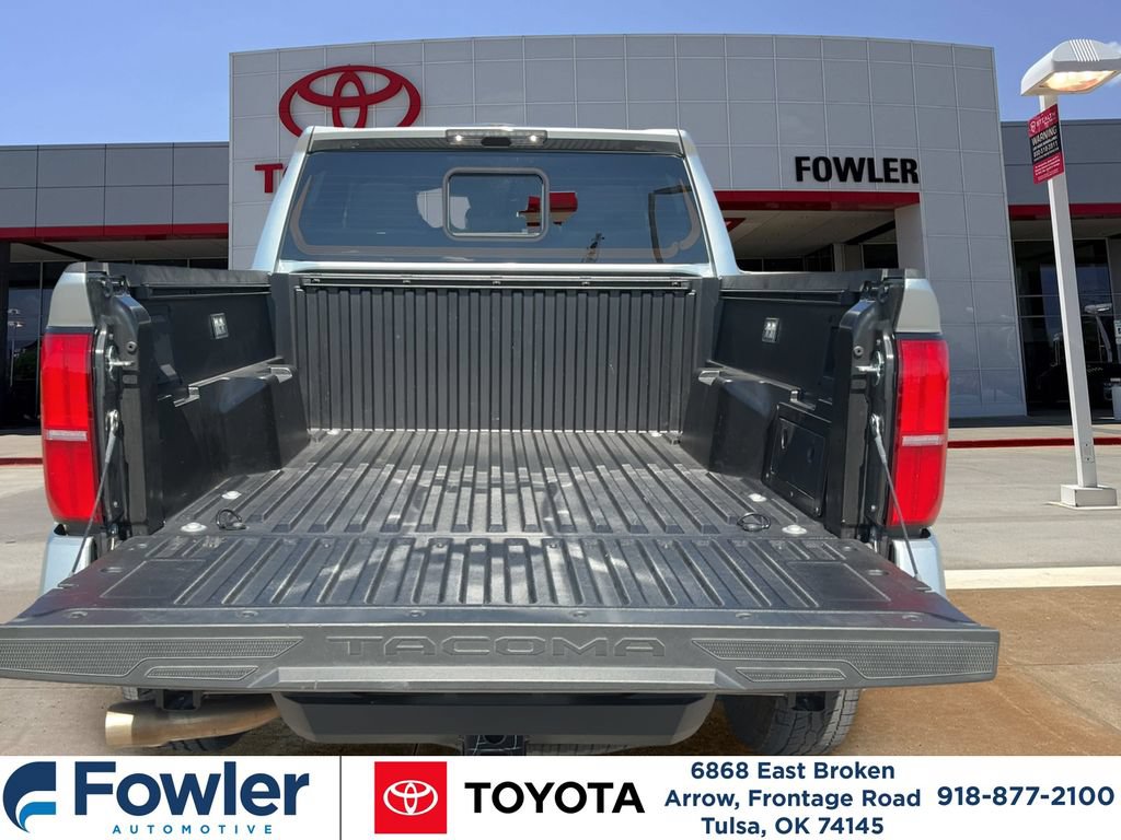 Certified 2025 Toyota Tacoma TRD Off-Road w/ TRD Off Road Upgrade Package AWD/4WD image 18
