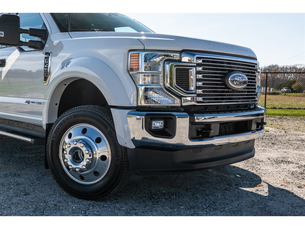 Used 2022 Ford F450 XLT w/ Camper Package image 2
