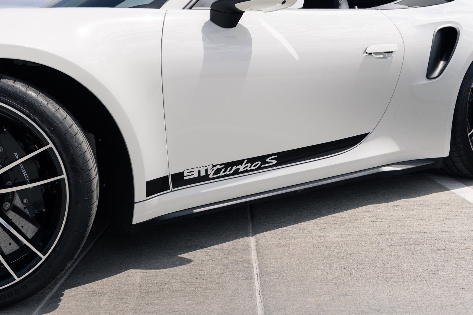 Used 2025 Porsche 911 Turbo S AWD/4WD image 17