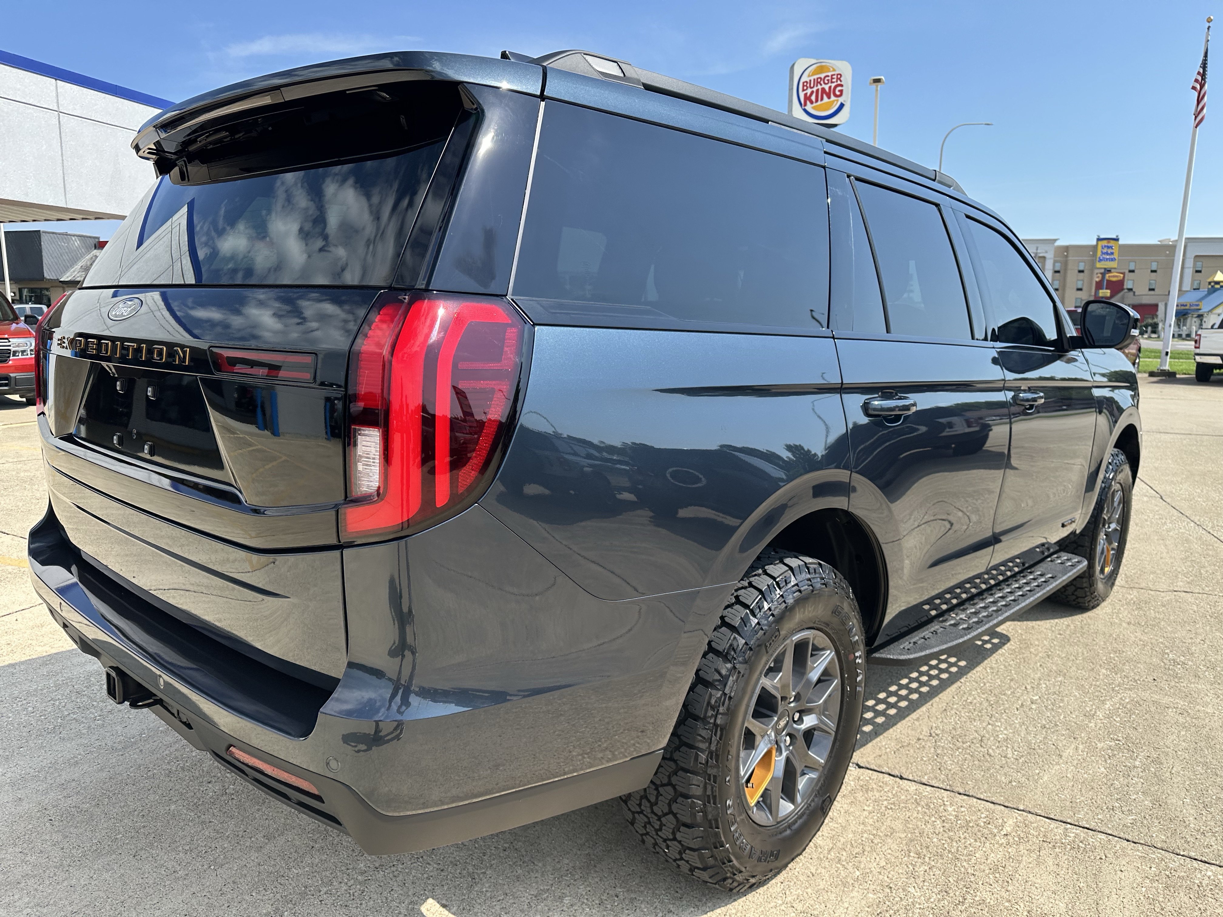 Used 2026 Ford Expedition Tremor AWD/4WD image 8