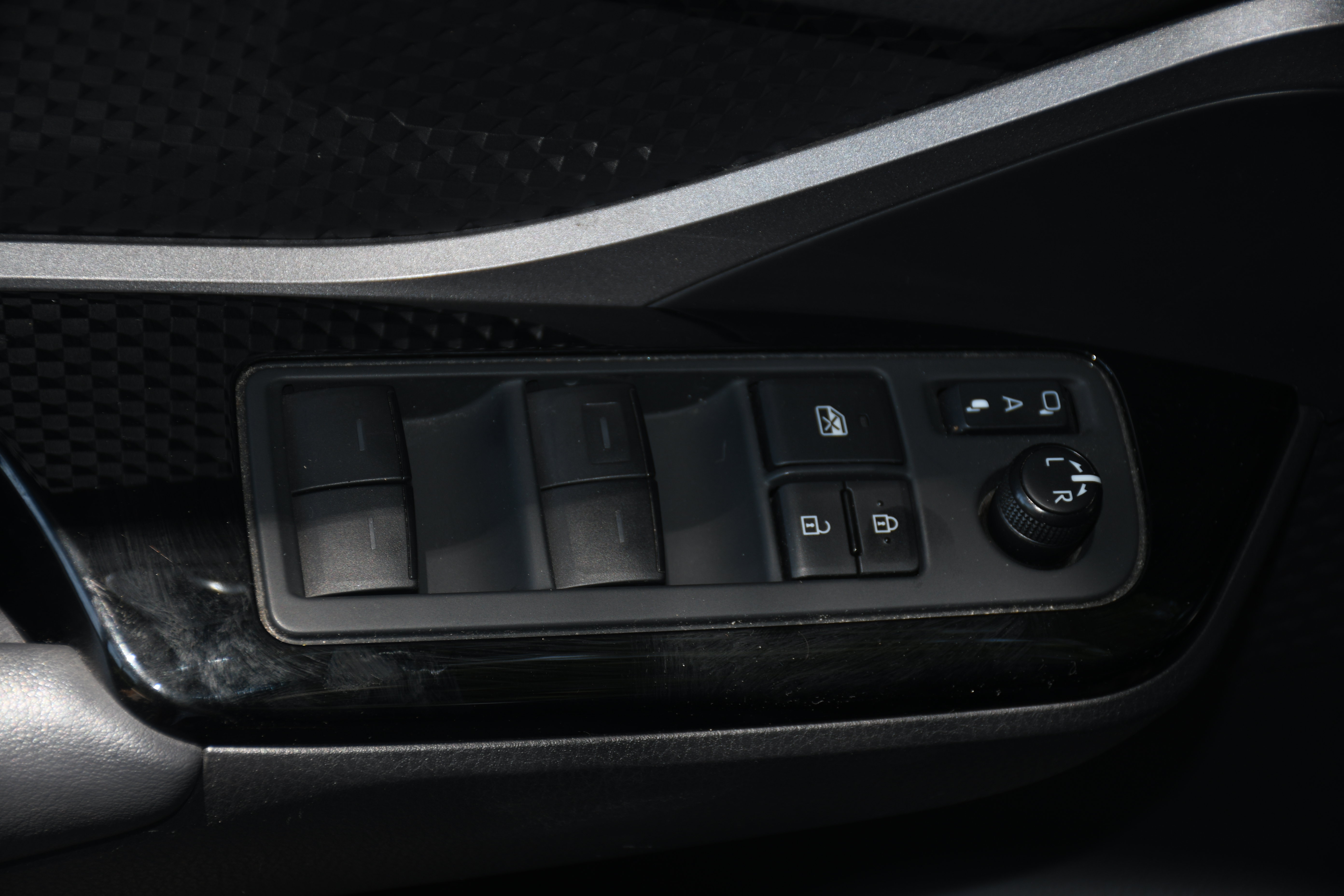 Used 2022 Toyota C-HR Nightshade FWD image 10