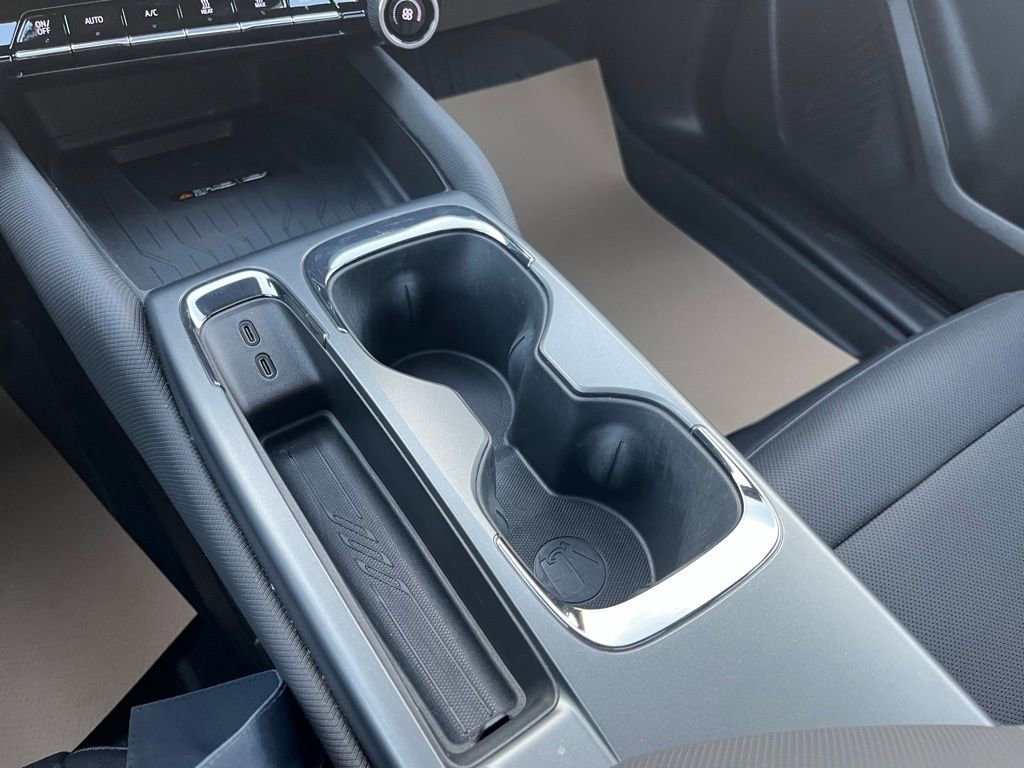 New 2025 Chevrolet Equinox EV RS image 18