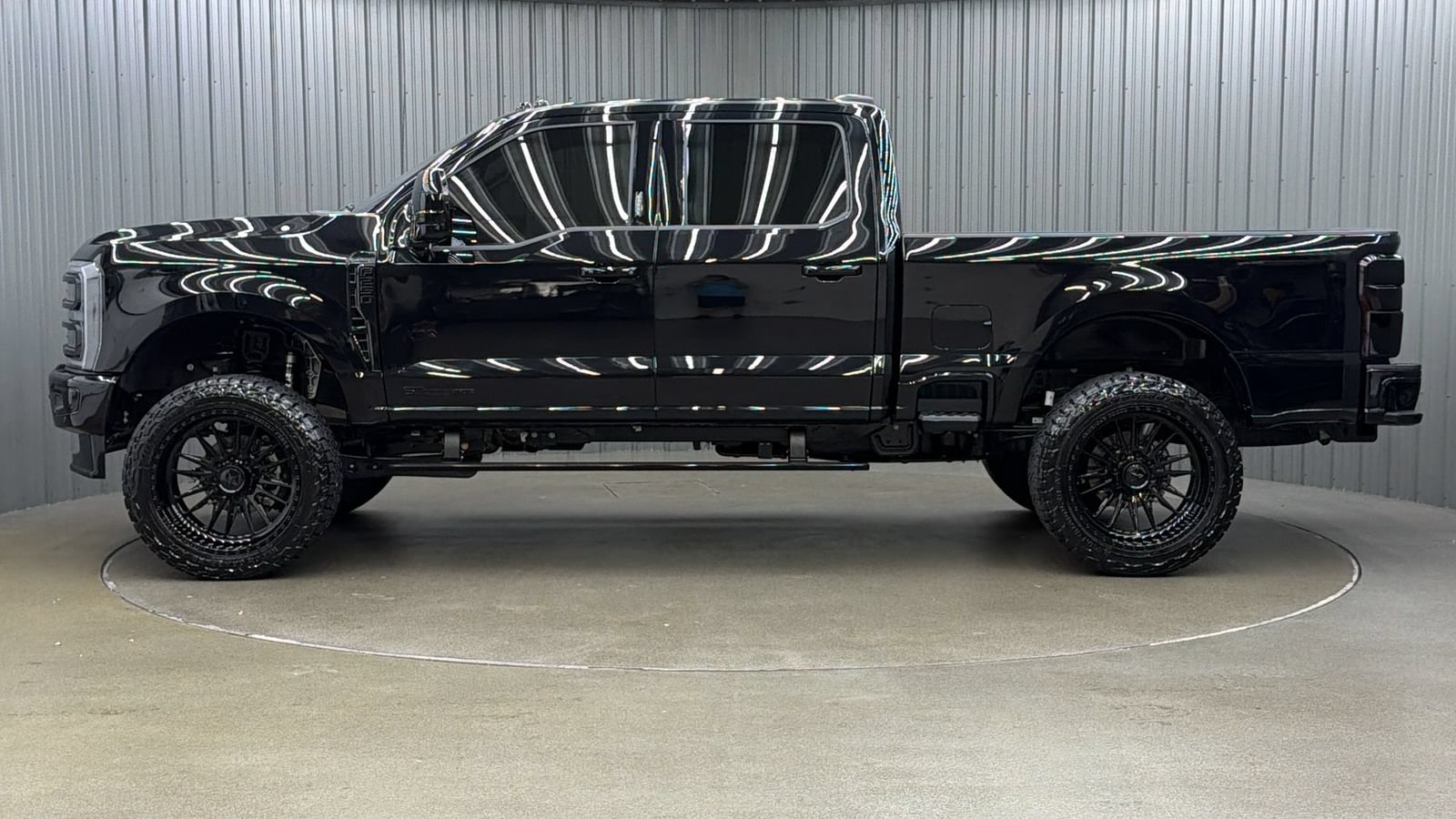 Used 2026 Ford F250 Platinum AWD/4WD image 2