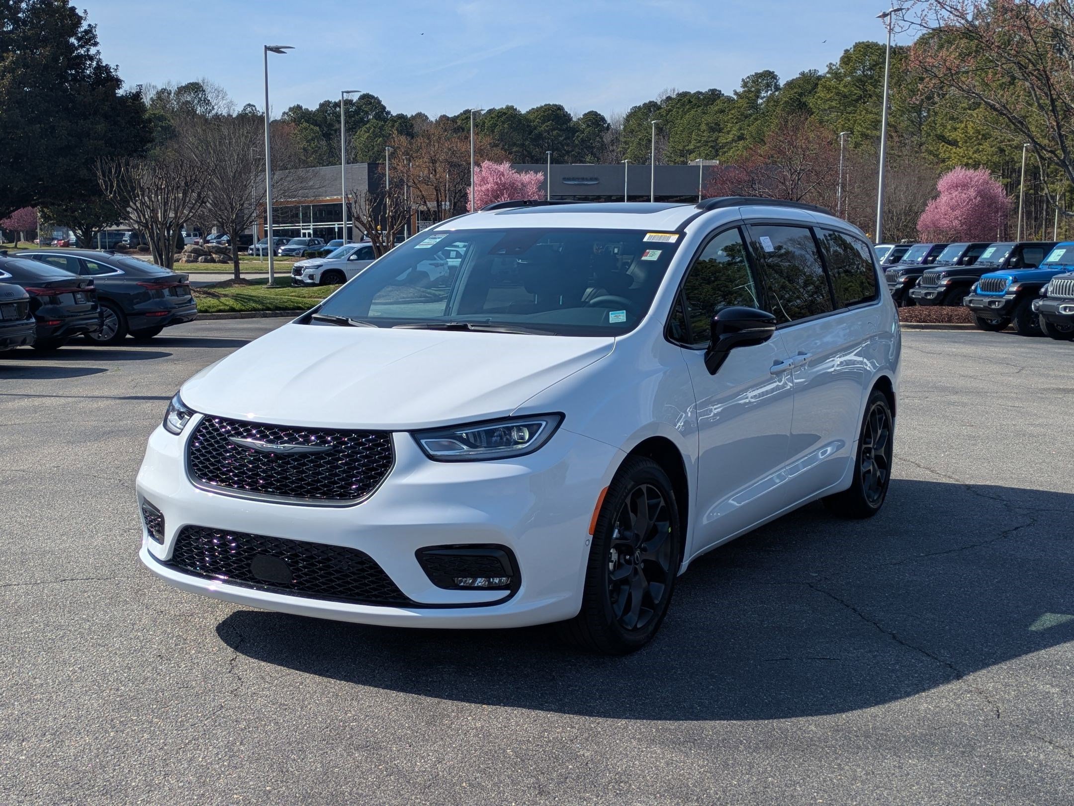 New 2026 Chrysler Pacifica Limited