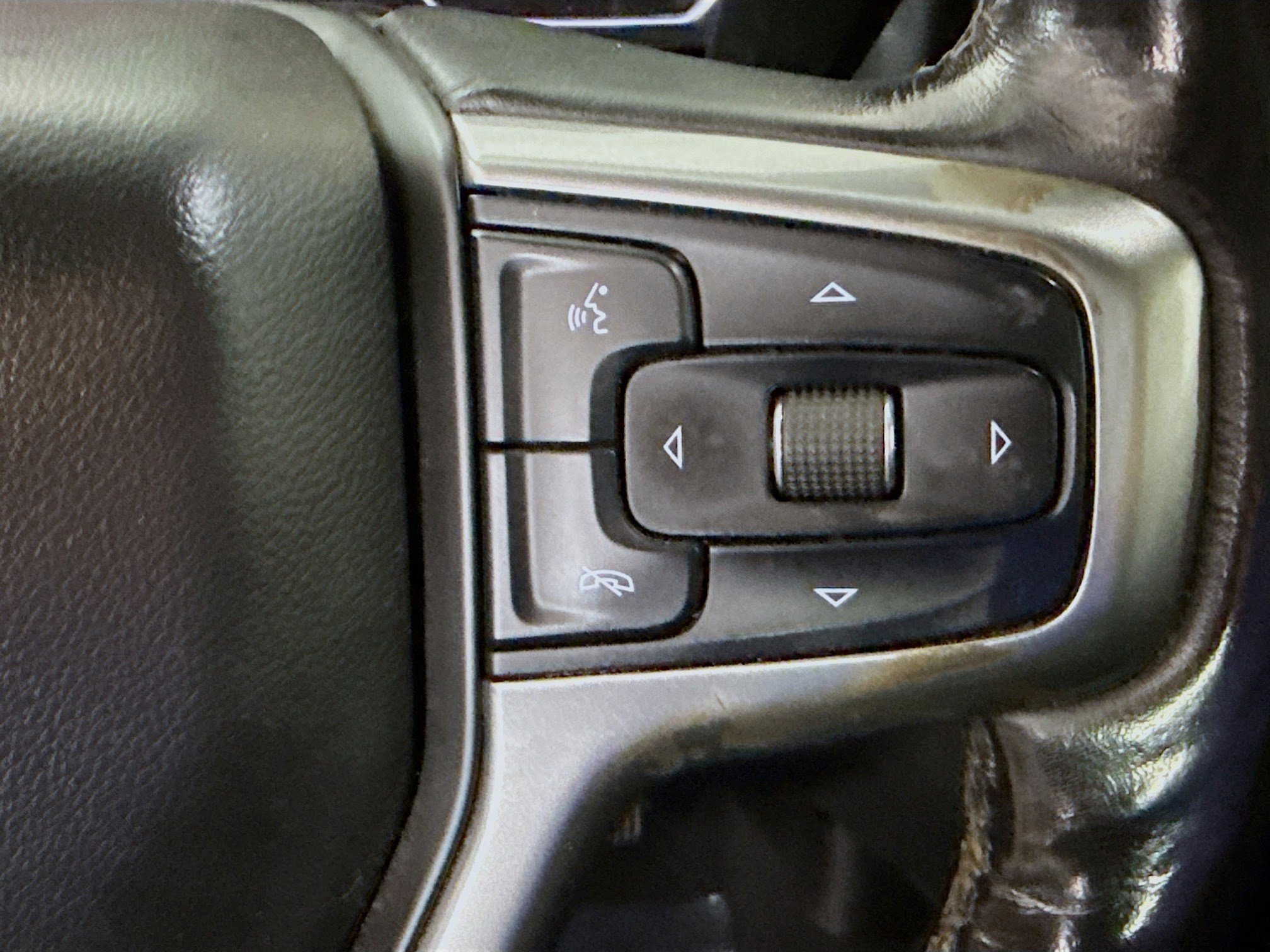 Used 2020 Chevrolet Silverado 1500 LT image 15