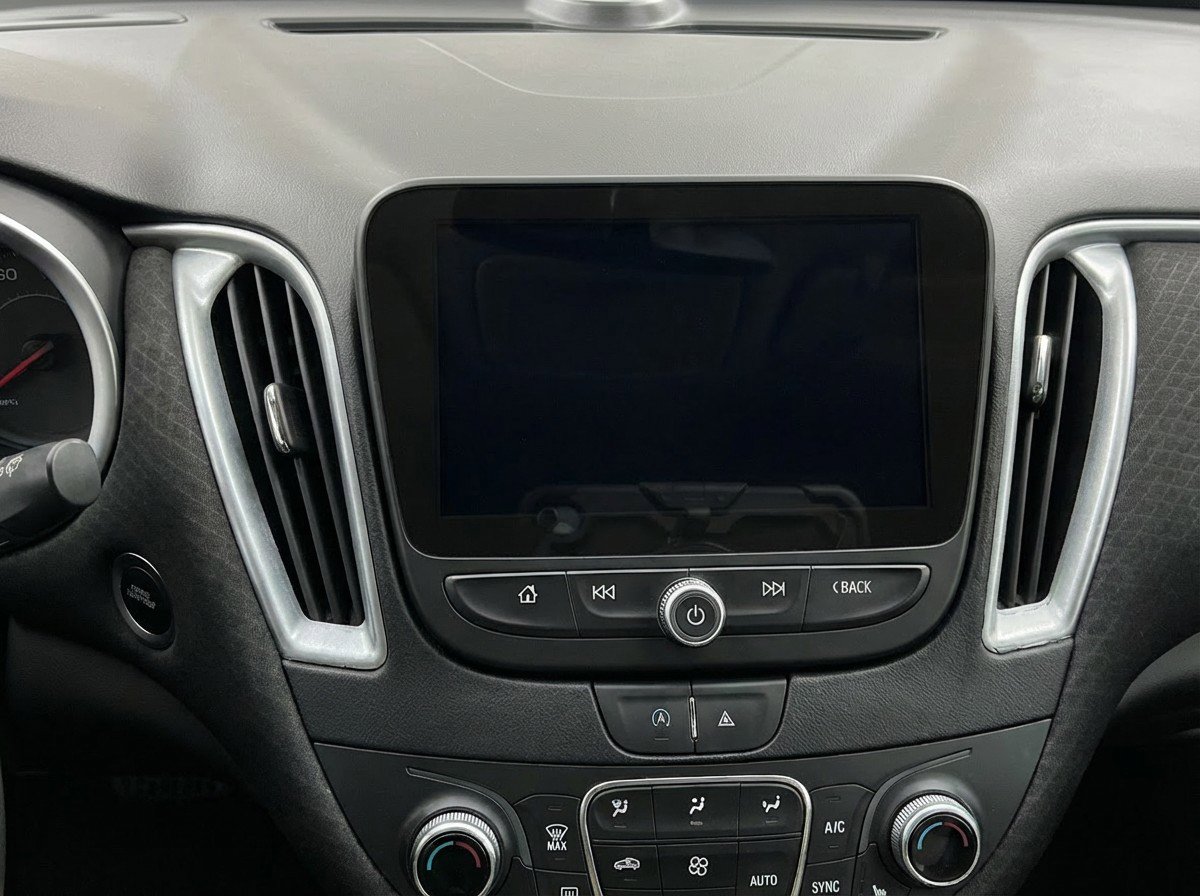 Used 2024 Chevrolet Malibu LT FWD image 17