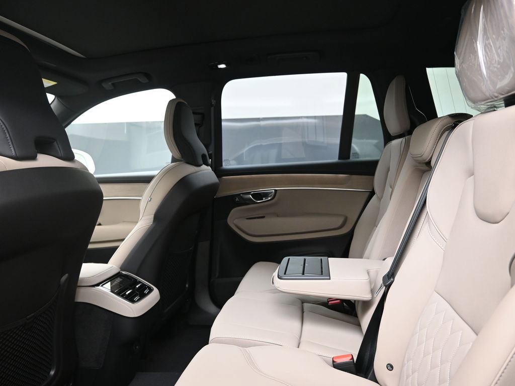 New 2026 Volvo XC90 B6 Plus w/ Protection Package Premier image 19