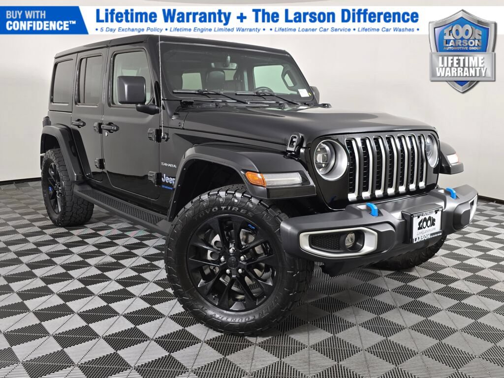Used 2023 Jeep Wrangler Unlimited Sahara w/ Cold Weather Group AWD/4WD image 1