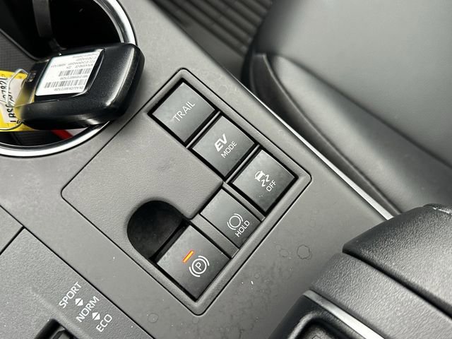 Certified 2024 Toyota Highlander XLE AWD/4WD image 23