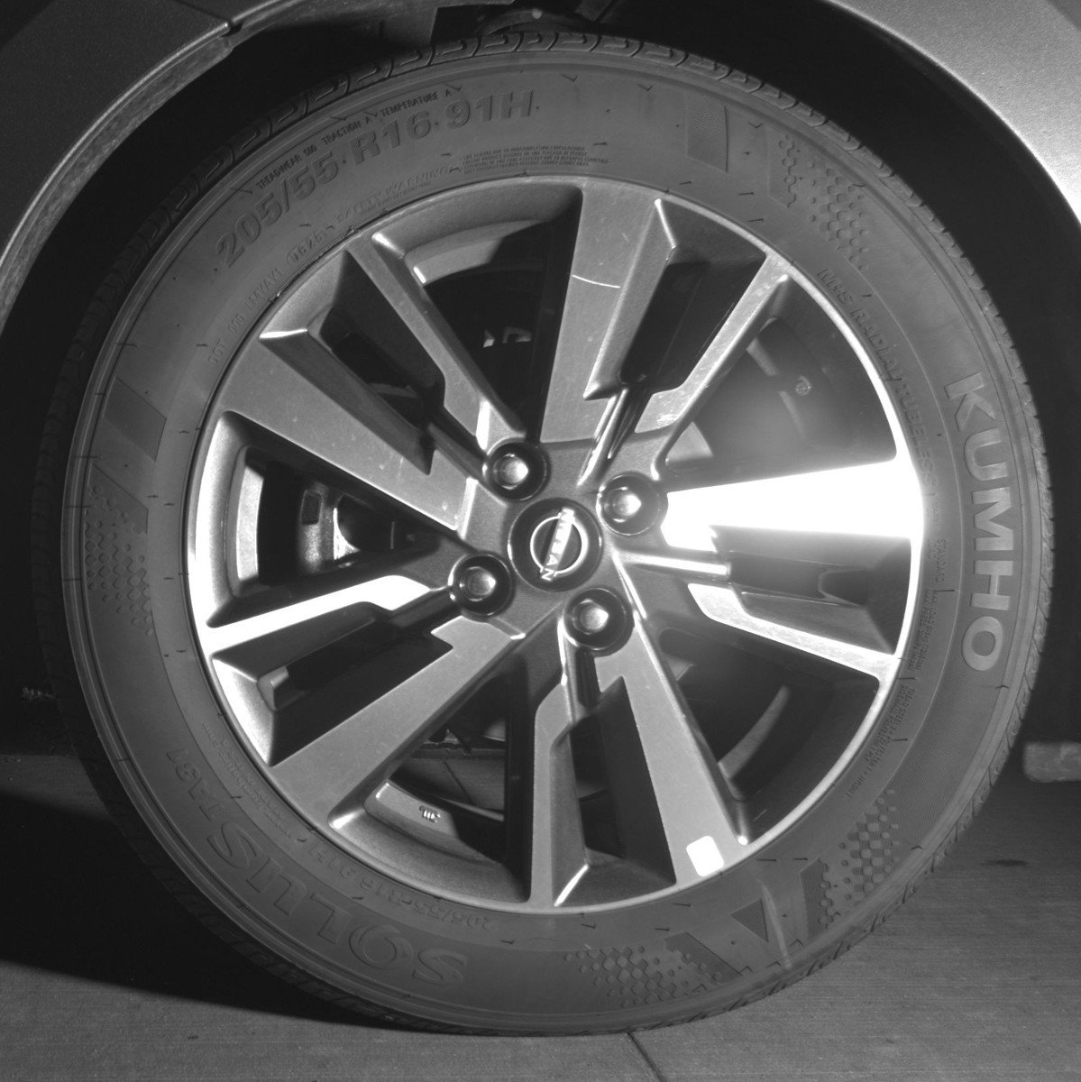 Used 2025 Nissan Versa SV image 12