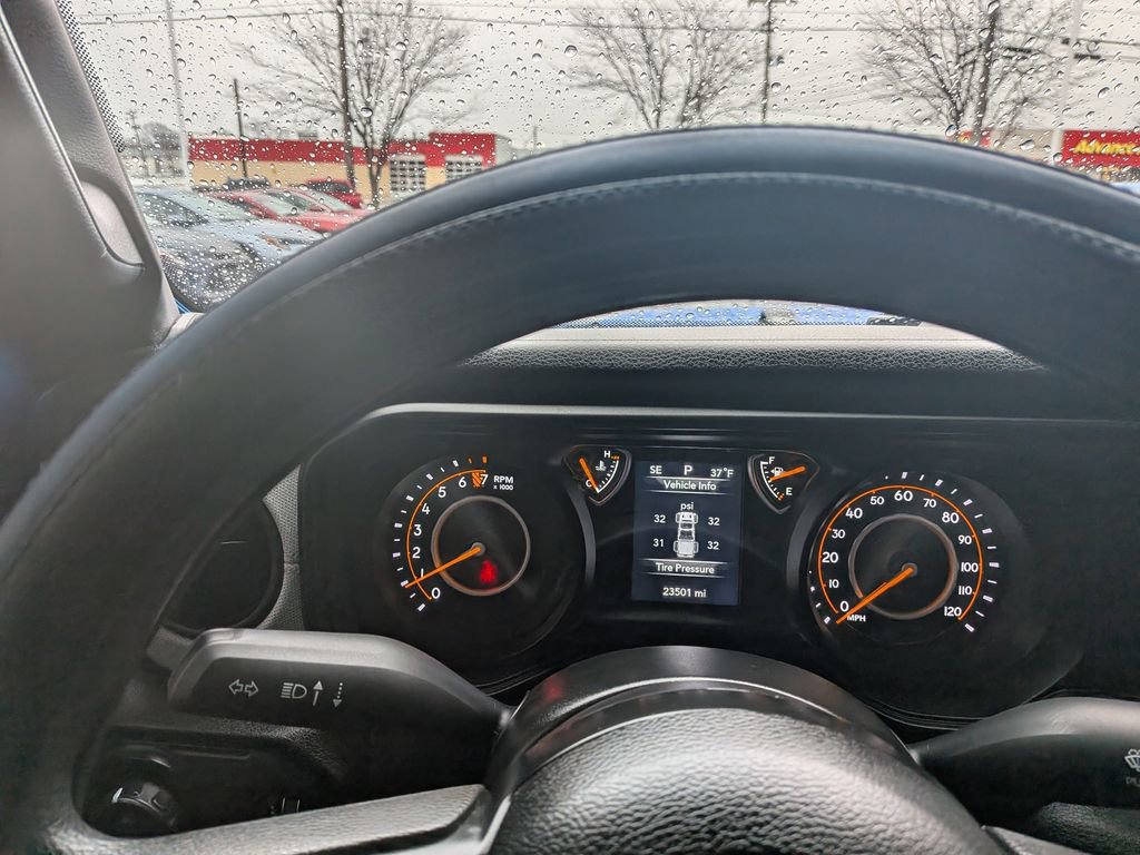 Used 2024 Jeep Gladiator Sport image 15