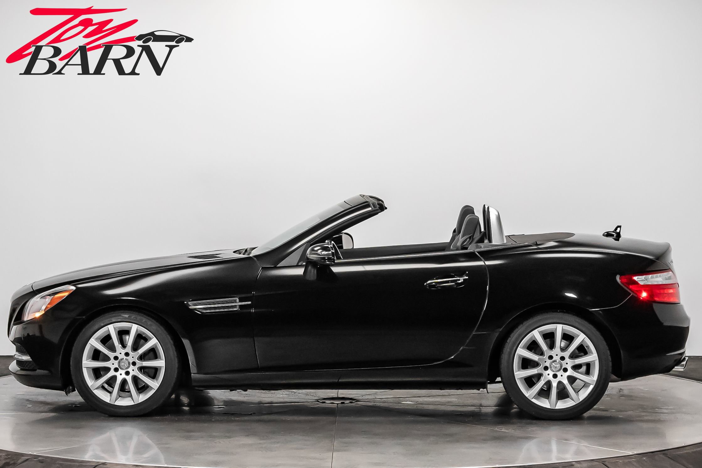 Used 2016 Mercedes-Benz SLK 300 SLK 300 image 2