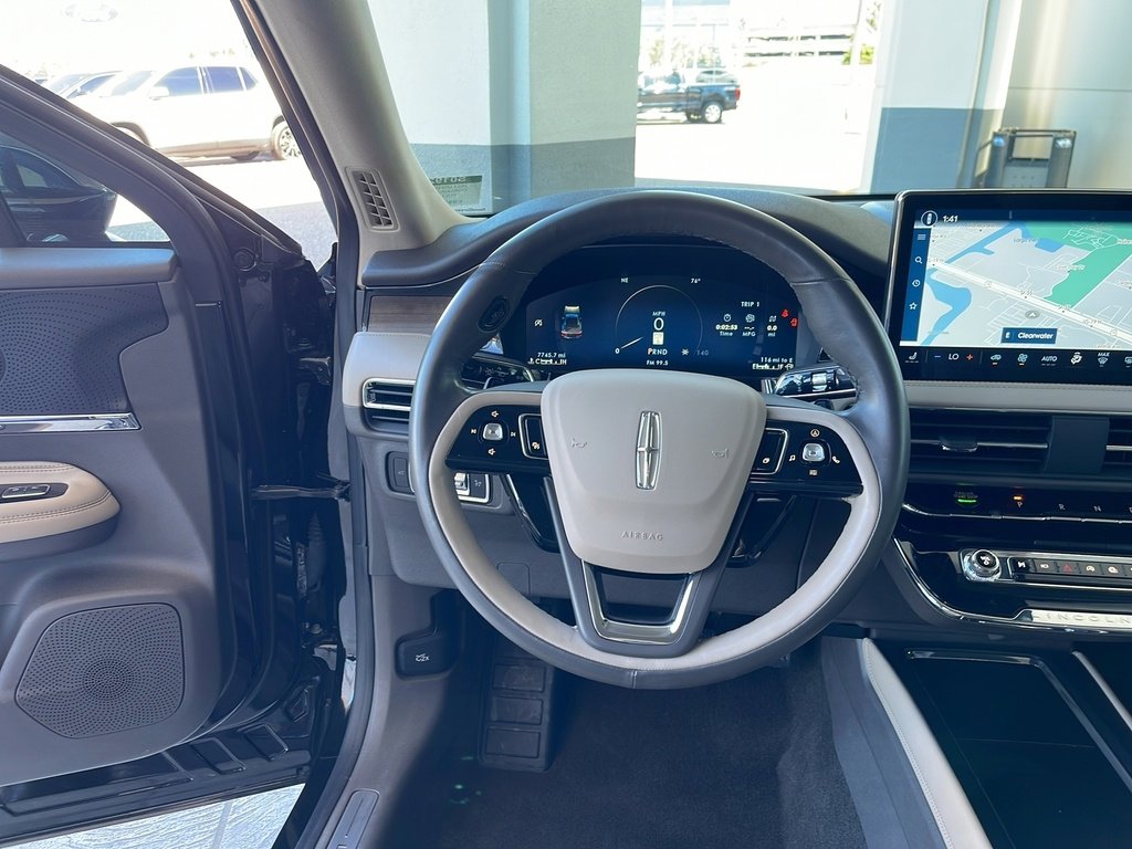 Used 2023 Lincoln Corsair Reserve image 60
