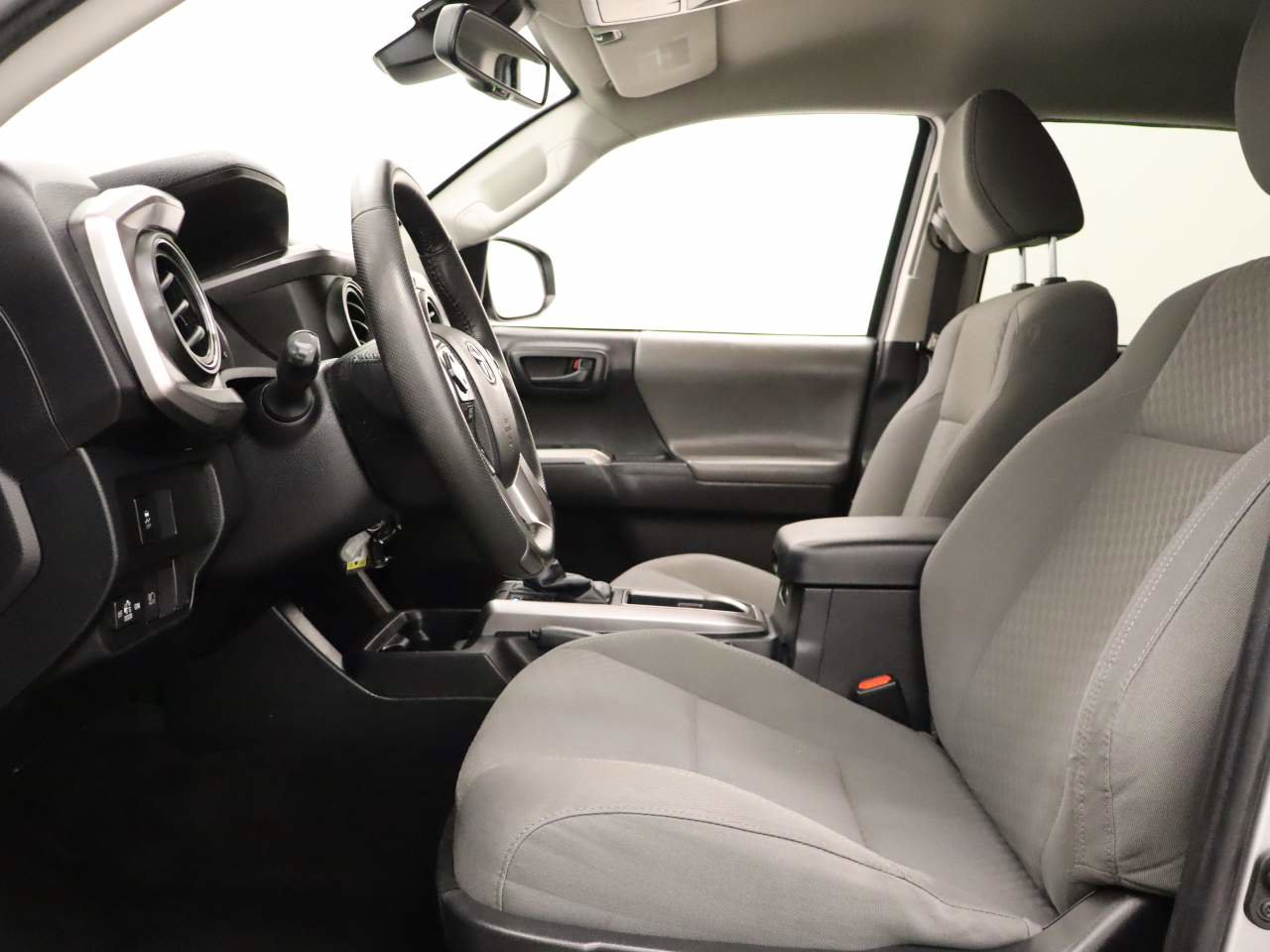 Used 2022 Toyota Tacoma SR5 image 16