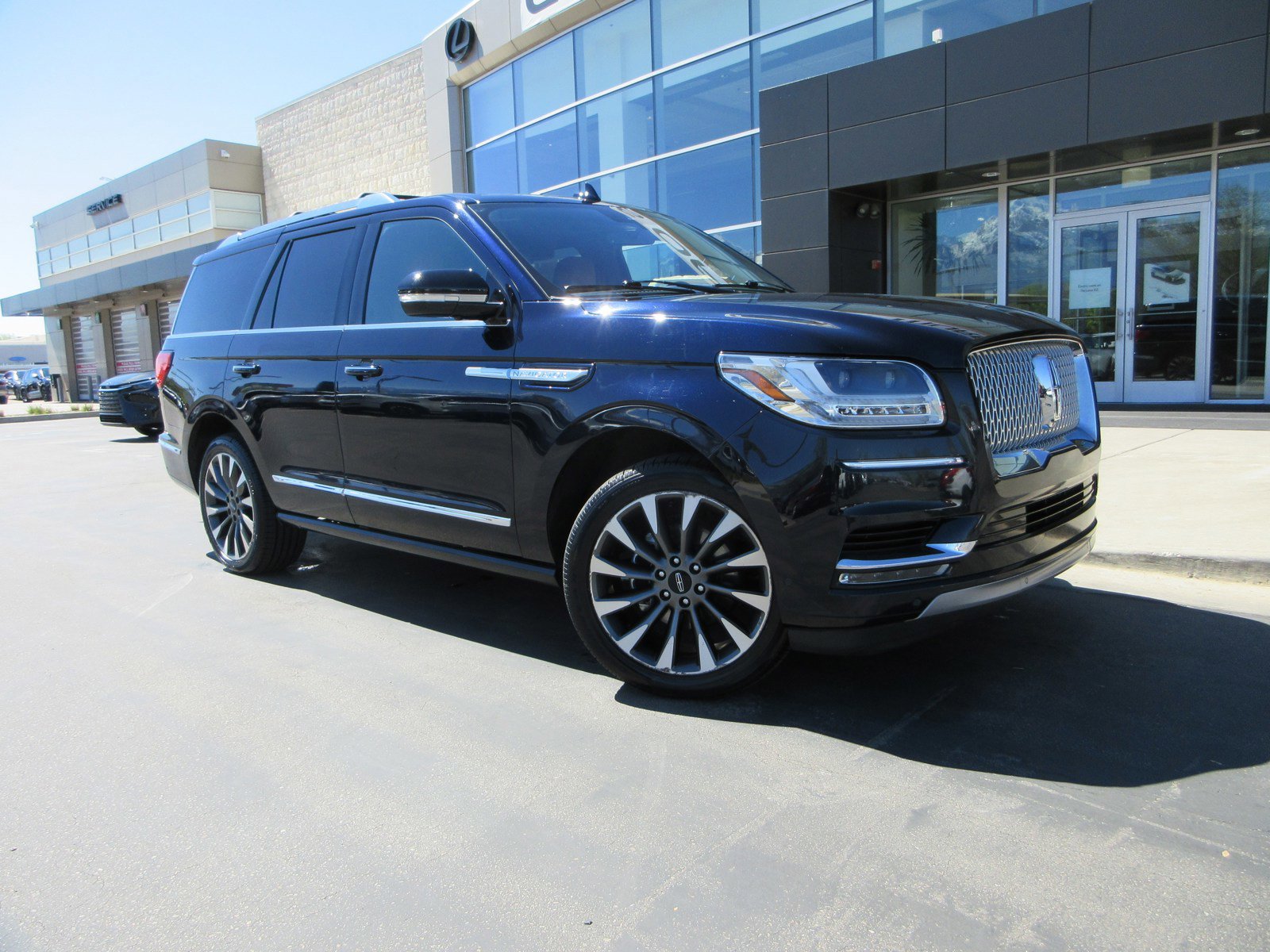 Used 2021 Lincoln Navigator Reserve w/ Cargo Convenience Package image 13