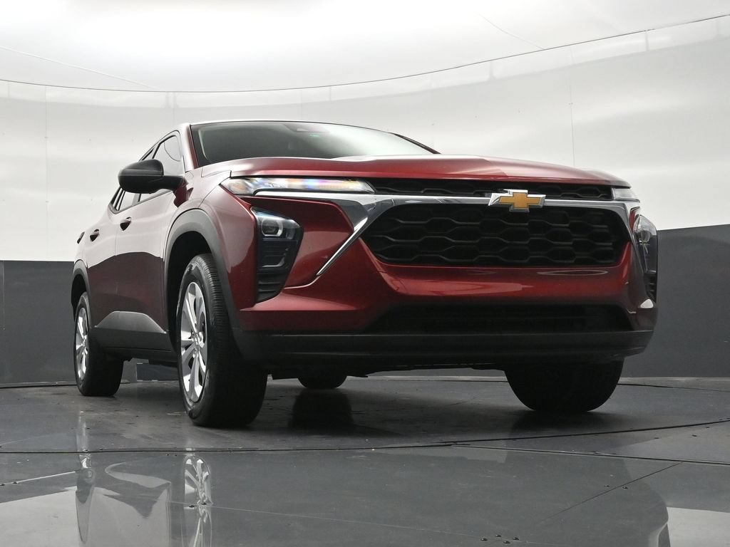 Used 2024 Chevrolet Trax LS FWD image 29