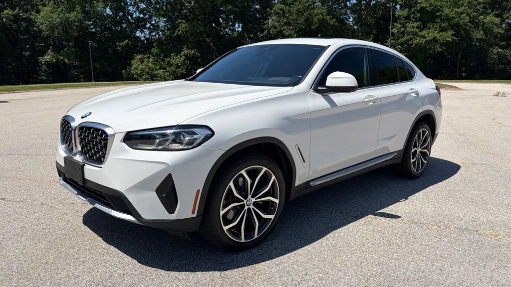 Used 2022 BMW X4 xDrive30i w/ Premium Package 2 AWD/4WD image 1
