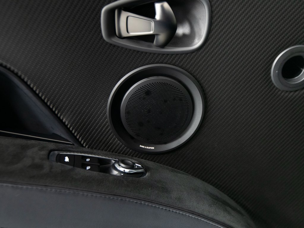 Used 2022 Aston Martin DBS Superleggera RWD image 12