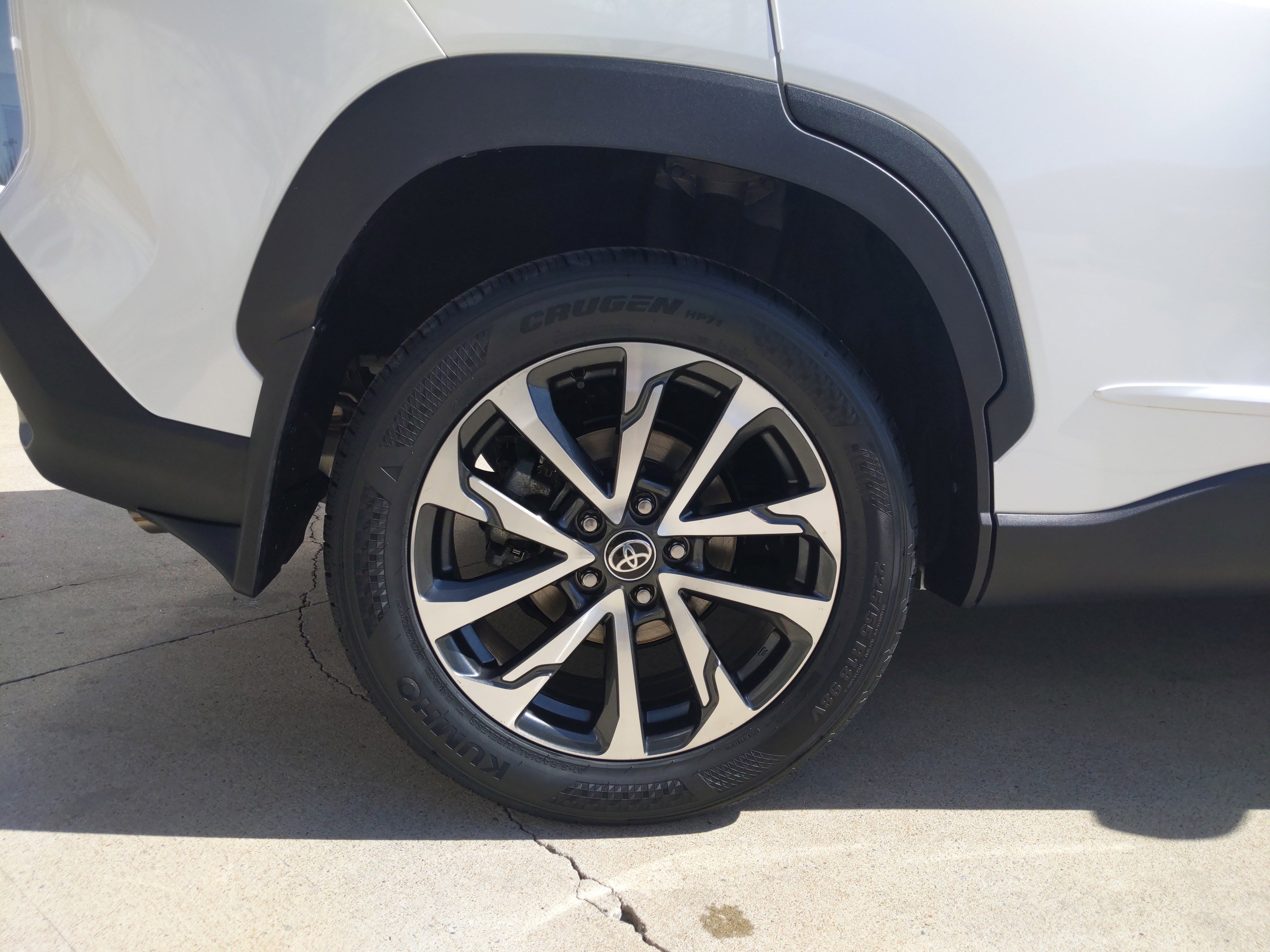 Certified 2023 Toyota Corolla Cross XLE w/ Convenience Package image 36