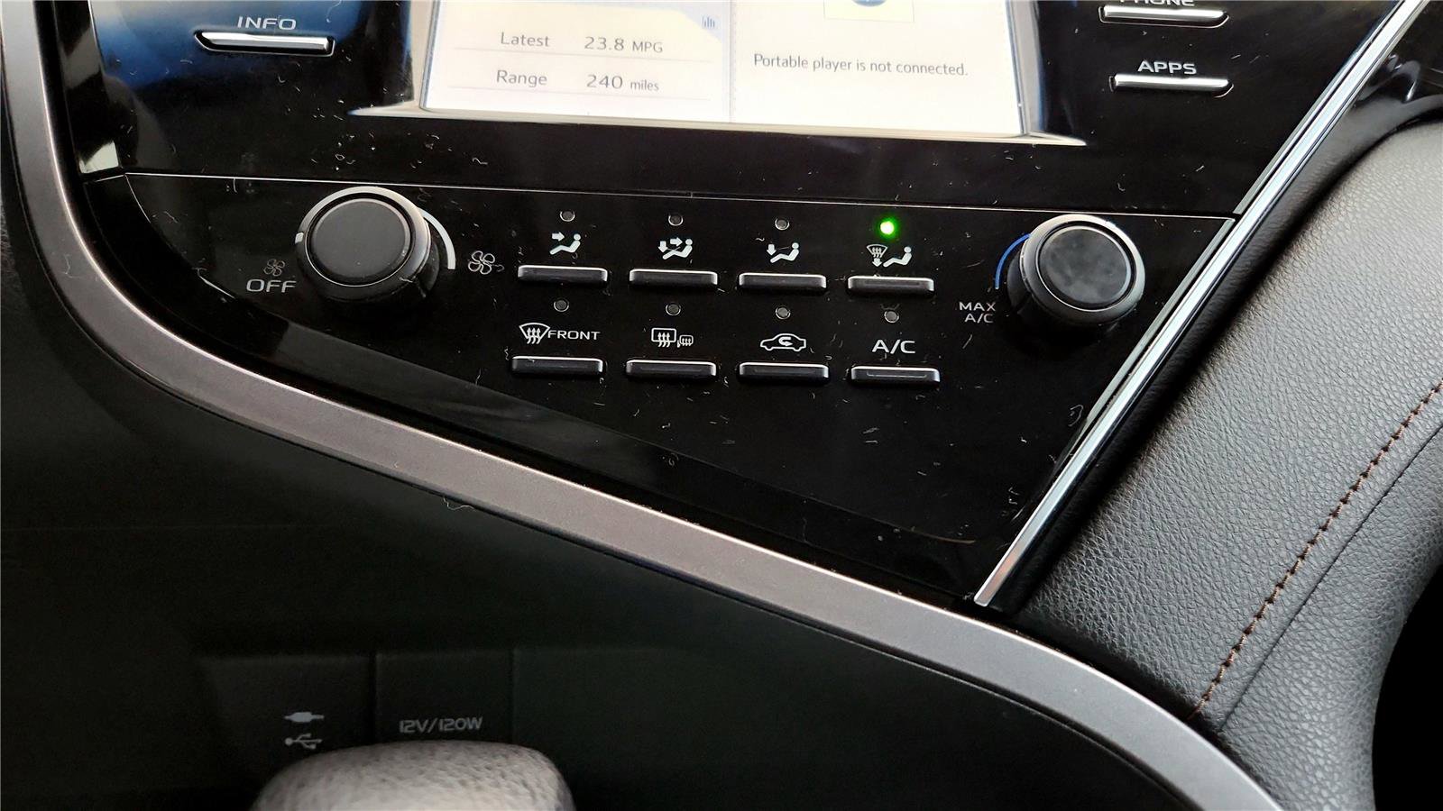 Certified 2018 Toyota Camry LE w/ Convenience Package image 25