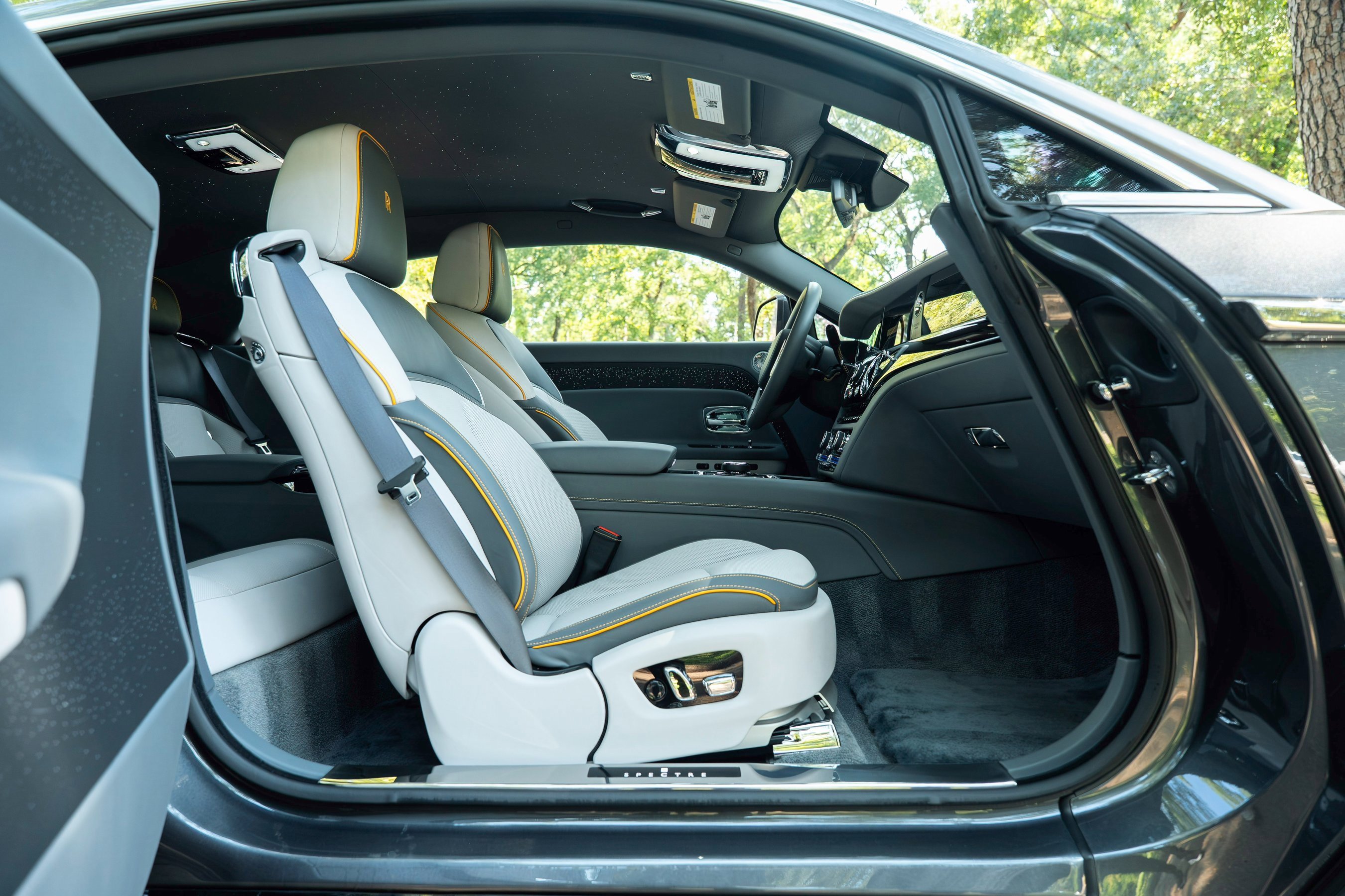 Used 2025 Rolls-Royce Spectre w/ Spectre Launch Package image 51