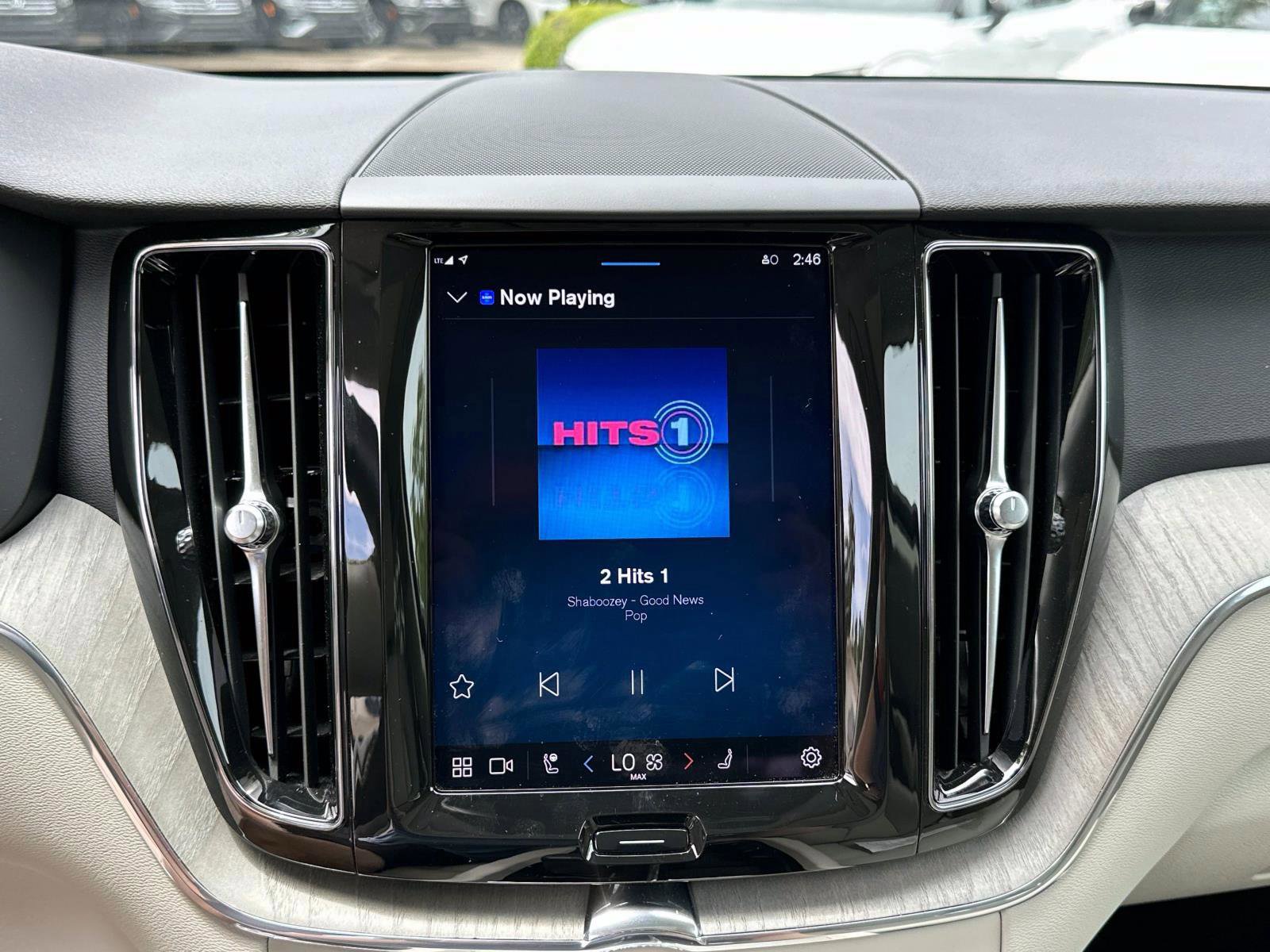 Certified 2024 Volvo XC60 B5 Plus image 21