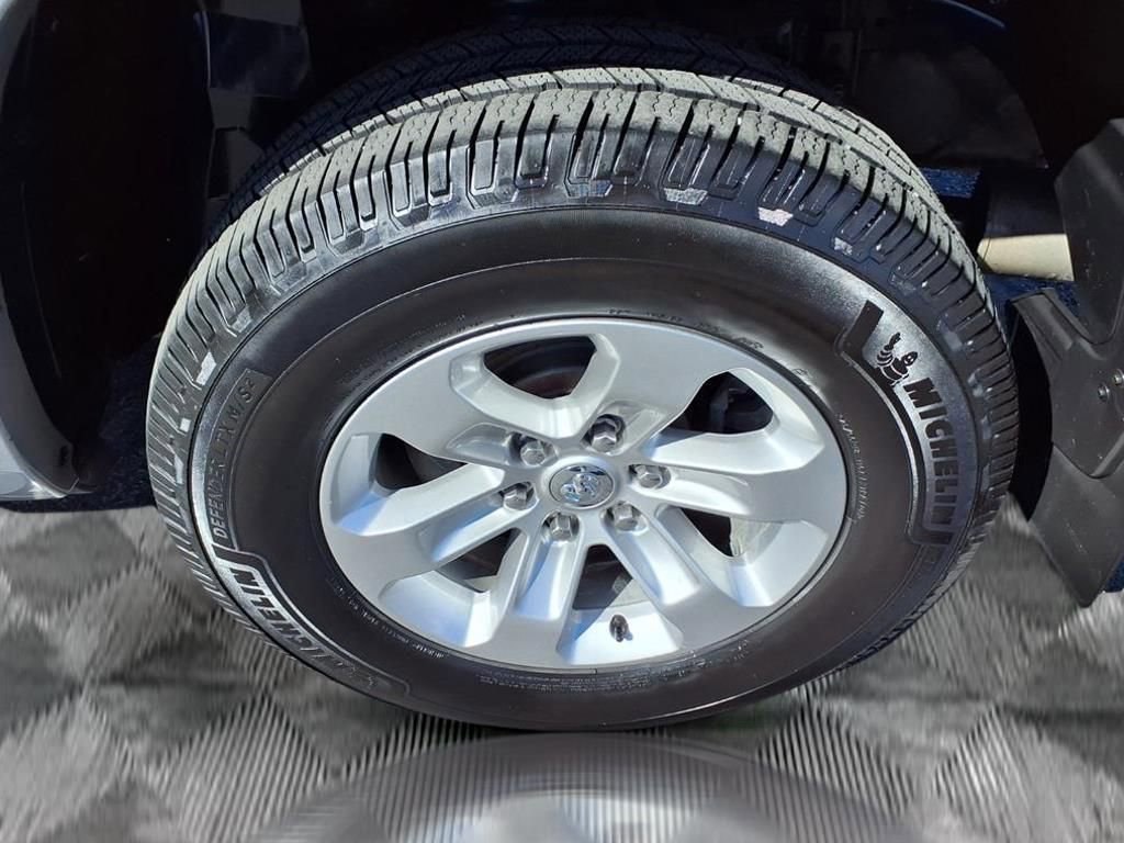 Used 2019 RAM 1500 Laramie image 22