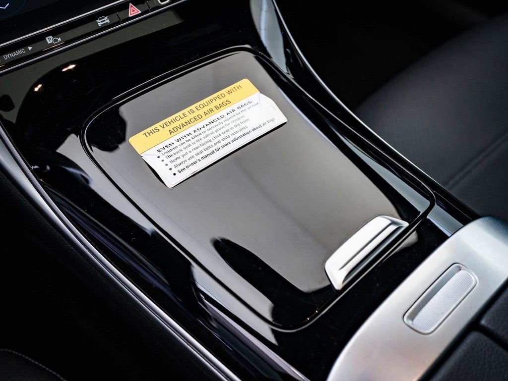 Certified 2025 Mercedes-Benz C 300 4MATIC Sedan image 32