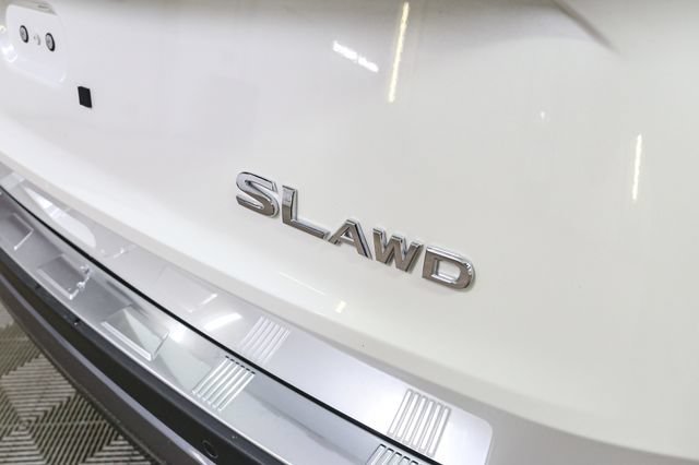 Used 2023 Nissan Rogue SL w/ SL Premium Package AWD/4WD image 9