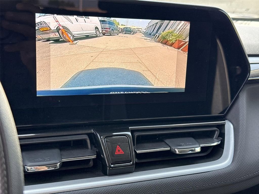 Used 2025 Chevrolet TrailBlazer LT FWD image 13