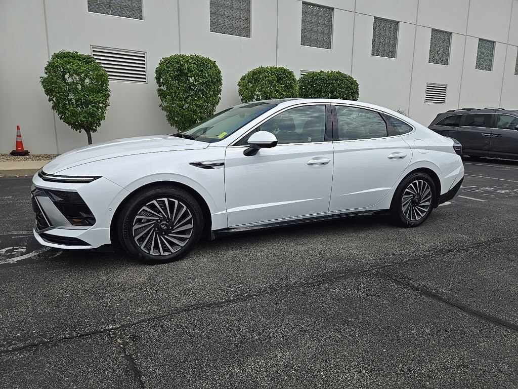 Certified 2025 Hyundai Sonata Limited FWD image 54