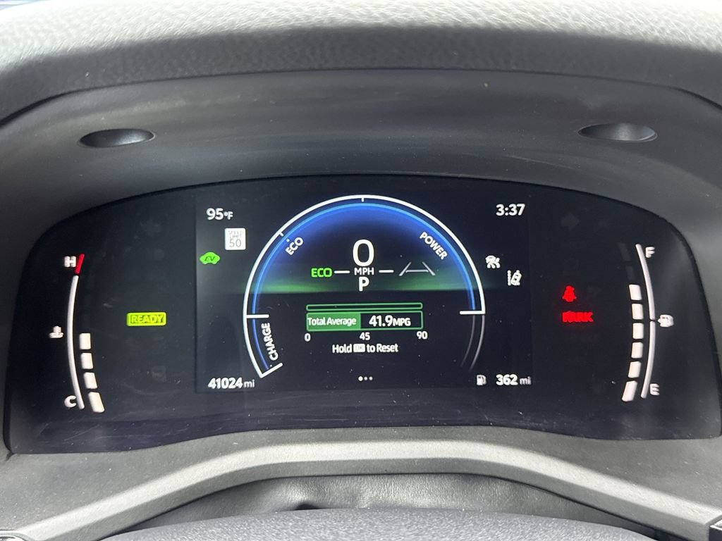 Used 2025 Toyota Camry SE w/ Multimedia Upgrade Package FWD image 10