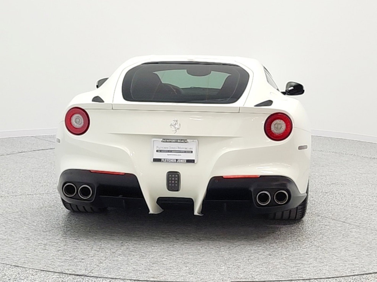 Used 2016 Ferrari F12 Berlinetta image 6