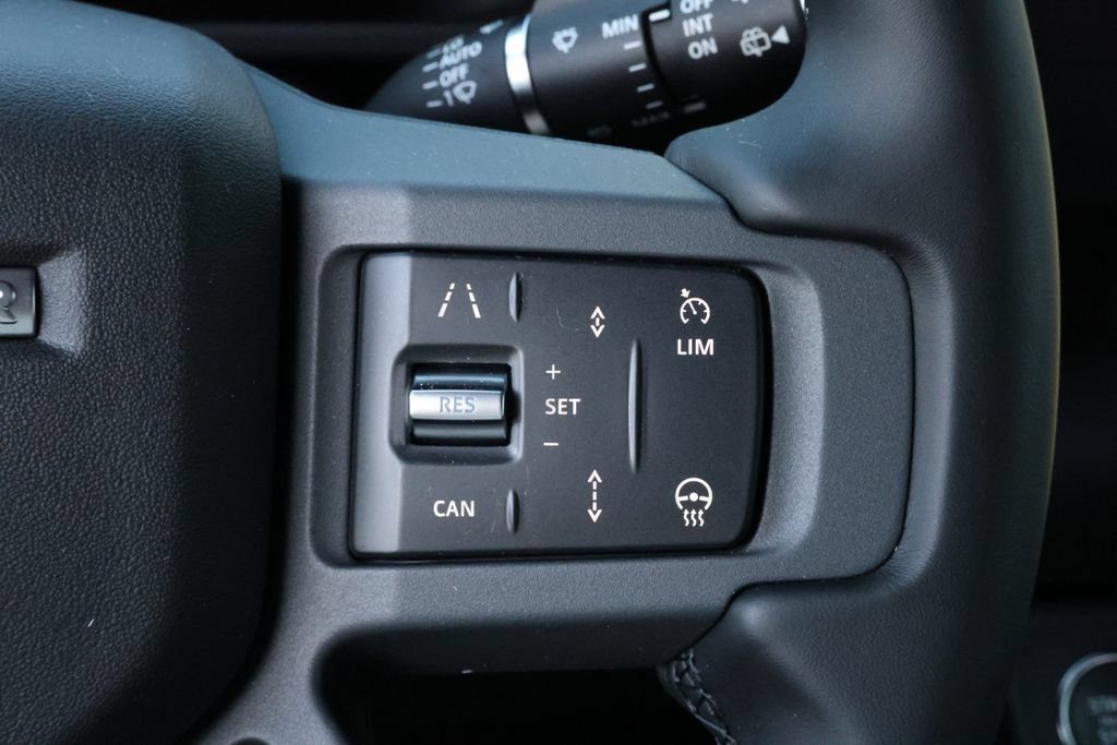 New 2026 Land Rover Defender 110 X-Dynamic SE AWD/4WD image 13