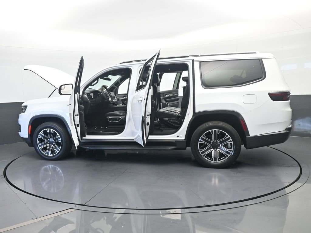 Used 2022 Jeep Wagoneer Series III RWD image 78
