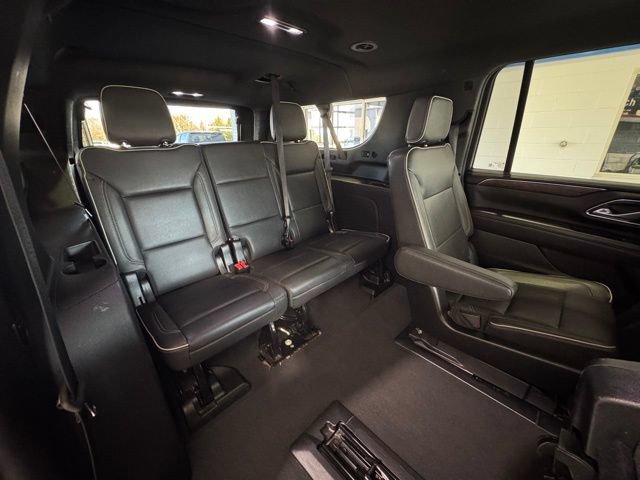 Used 2023 Chevrolet Suburban Premier AWD/4WD image 12