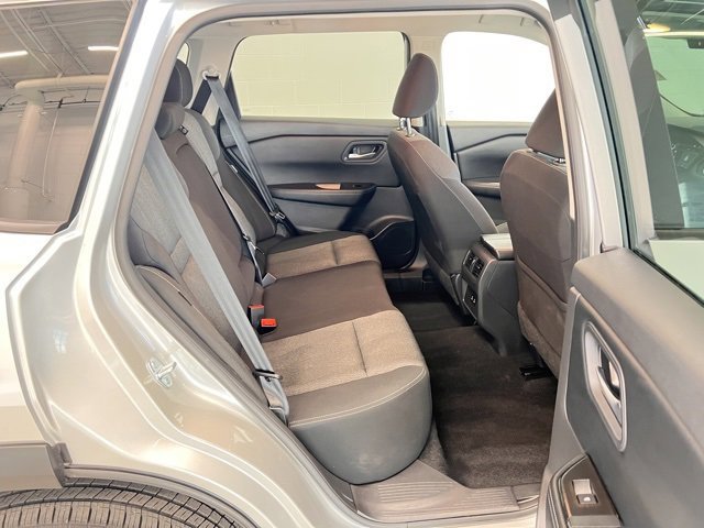 Used 2025 Nissan Rogue SV image 13