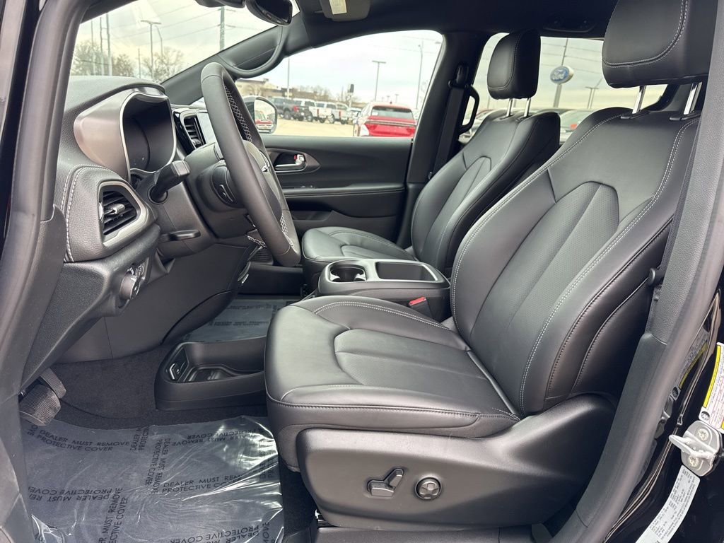 New 2026 Chrysler Pacifica Select image 22