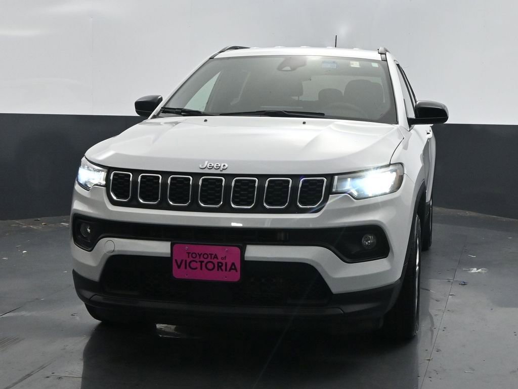 Used 2024 Jeep Compass Latitude image 18